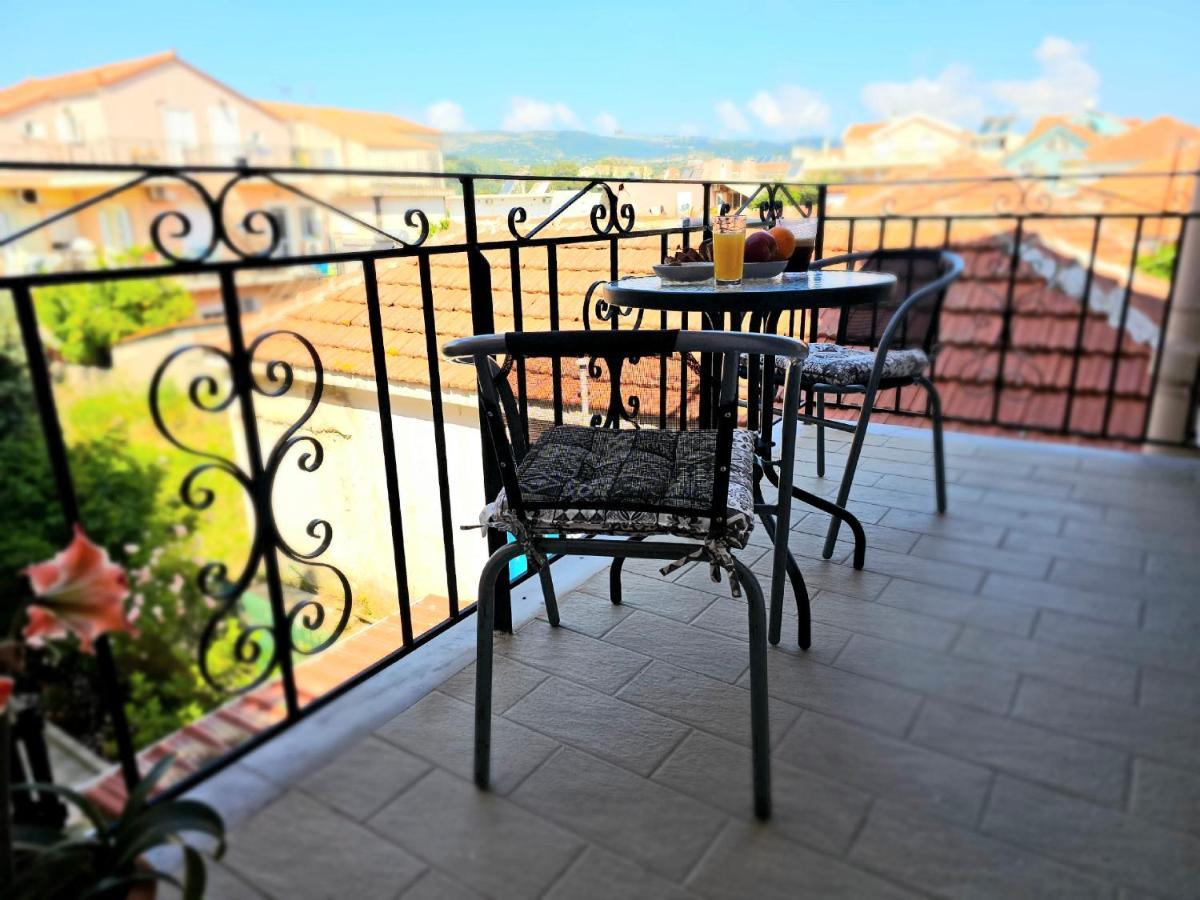 Gosia Apartment Gym Included Lixouri Exterior foto